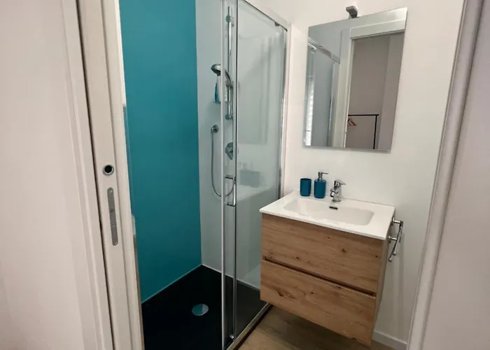 Lighthouse بيت ضيافة 3*